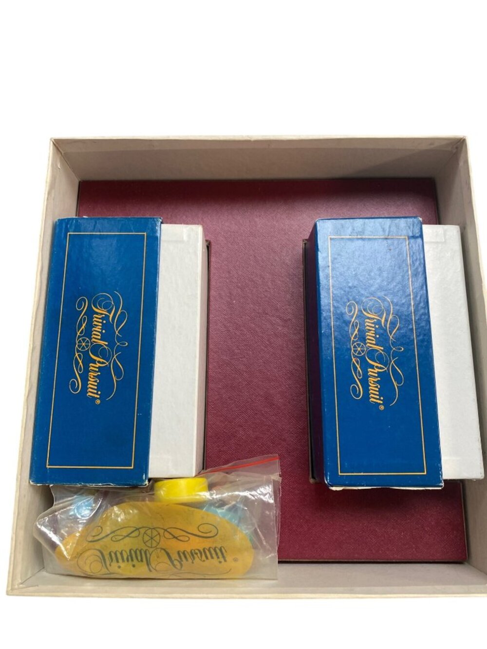 Trivial Pursuit Master Game Genus Edition Board Game Complete Set - Picture 8 of 8